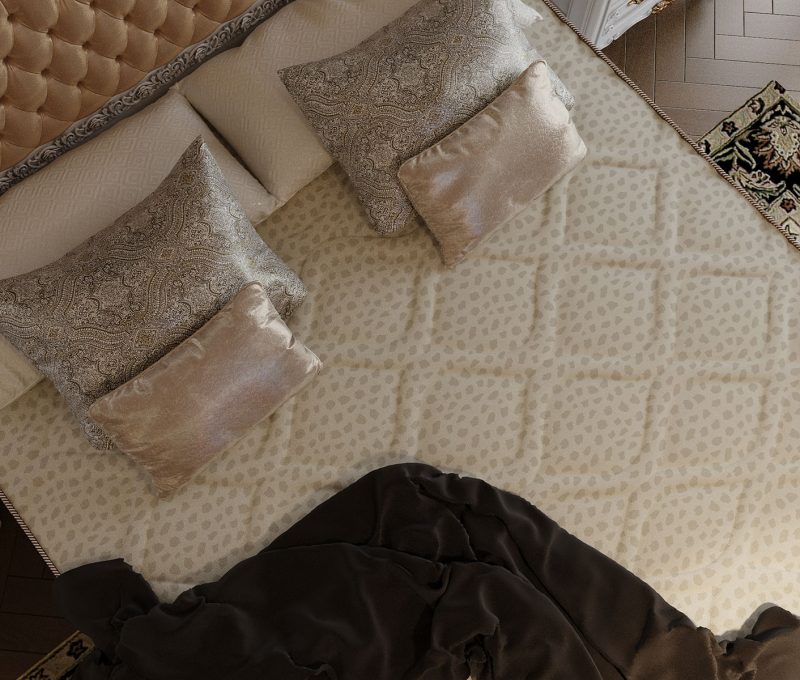 مرتبة The Quite بأقمشة معالجة مضادة للبكتيريا، نوابض حديدية، طبقة ميموري فوم، وهيكل إسفنج متوسط القساوة