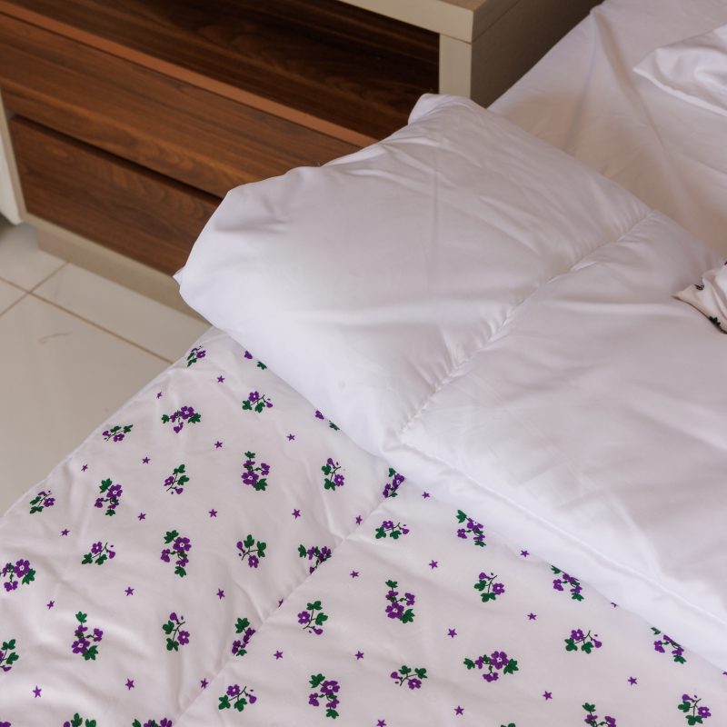 طقم لحاف مايكروفايبر صيني مكون من 10 قطع بتصميم عصري وألوان متنوعة