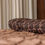 لحاف تركي بني فاخر من القطن الطبيعي