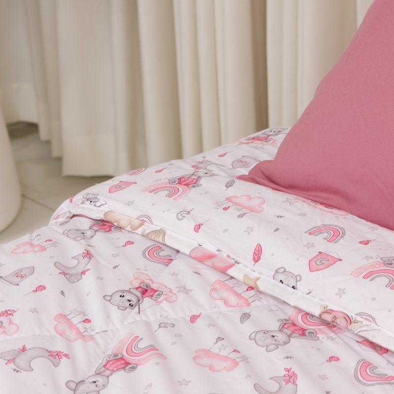 طقم لحاف سرير أطفال بتصميمات ملونة وجذابة
